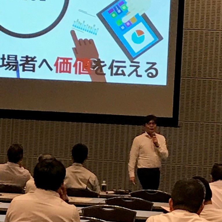 展示会を成果に繋げる呼び込み研修と説明員研修